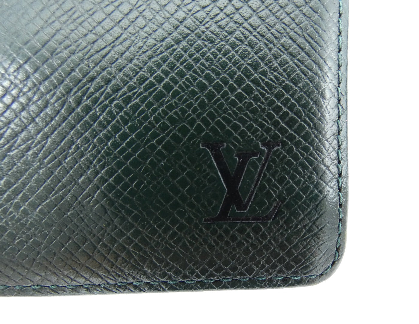 Louis Vuitton Taiga Leather Mens Zip Bifold Wallet!, Men's, Ottawa